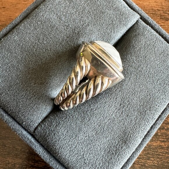David Yurman Albion Ring w/ White Agate - 16mm - Size 6 - DEFECT - Picture 10 of 14